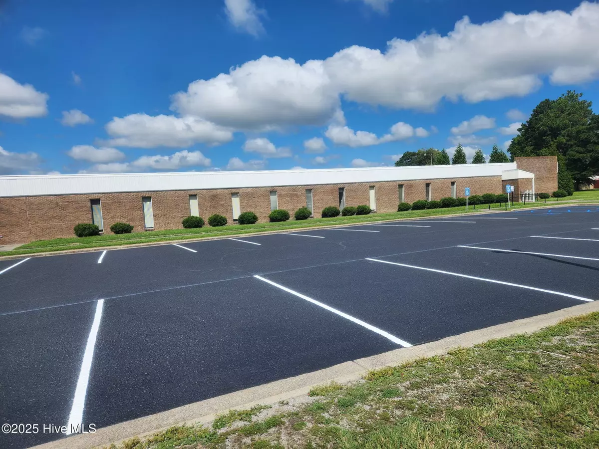 Greenville, NC 27834,404 St Andrews DR #6