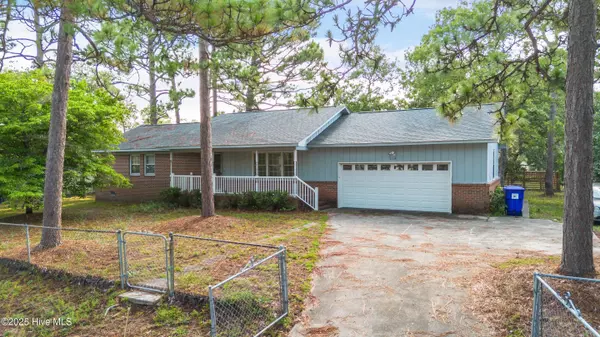 Oak Island, NC 28465,214 NE 38th ST