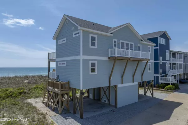 North Topsail Beach, NC 28460,532 New River Inlet RD
