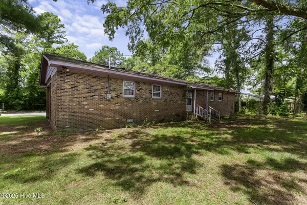 New Bern, NC 28560,1718 Washington ST