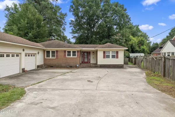 Warsaw, NC 28398,533 W College ST