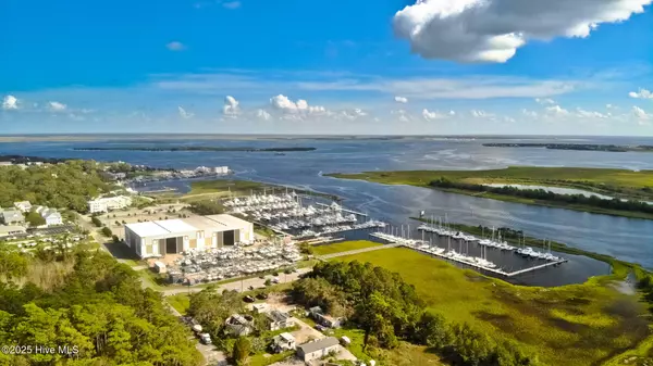 Southport, NC 28461,716 N Atlantic AVE