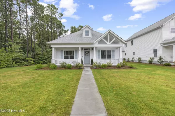 56 W Singing AVE, Hampstead, NC 28443