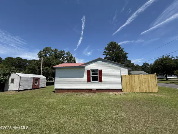 Williamston, NC 27892,100 First ST