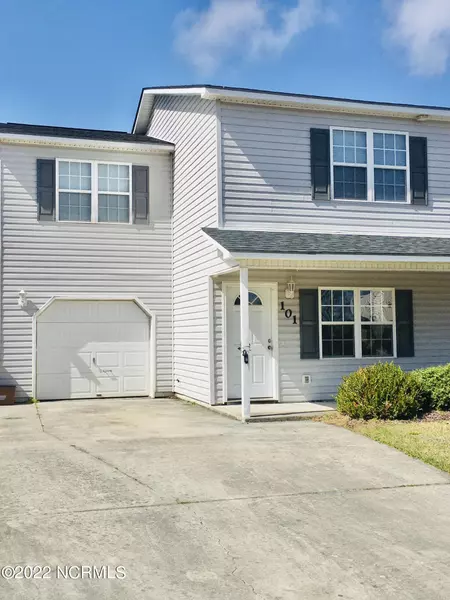 101 E Coopers CT, Hubert, NC 28539