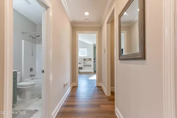 Holly Ridge, NC 28445,166 Twining Rose LN