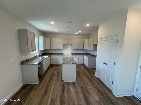 Aberdeen, NC 28315,363 Ashley Heights DR