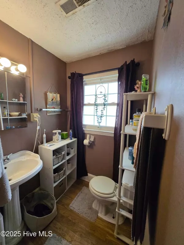 Ayden, NC 28513,4311 Lee ST