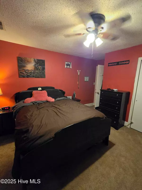 Ayden, NC 28513,4311 Lee ST