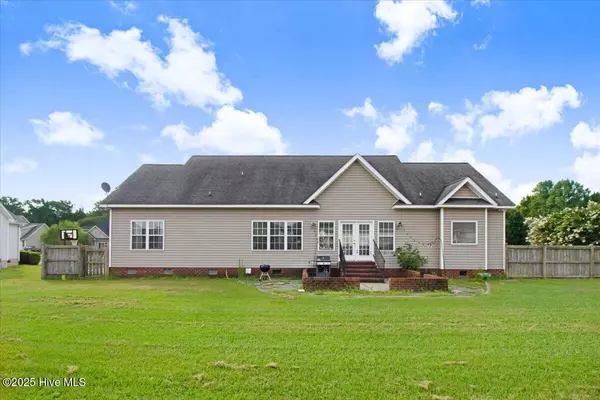 Pikeville, NC 27863,203 Clemens DR