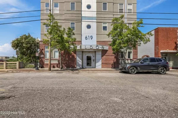 Wilmington, NC 28401,619 N 4th ST #102