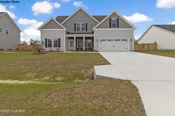 811 Tupelo Tree DR, Hubert, NC 28539