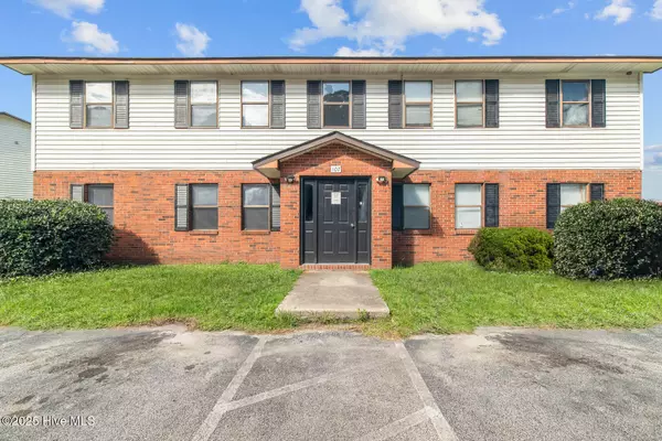 Jacksonville, NC 28546,107 Ravenwood DR #A