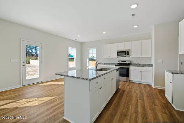 Aberdeen, NC 28315,385 Ashley Heights DR