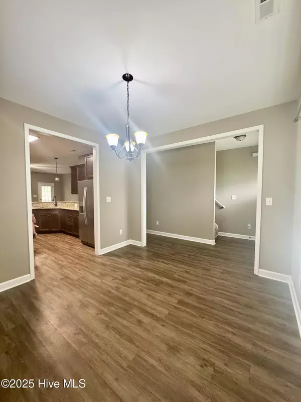 Hubert, NC 28539,402 Kinroff DR
