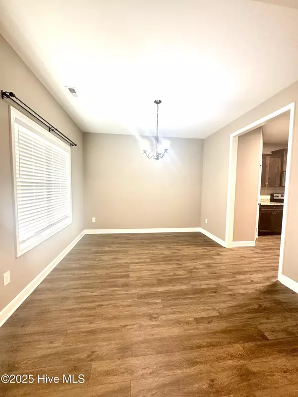 Hubert, NC 28539,402 Kinroff DR
