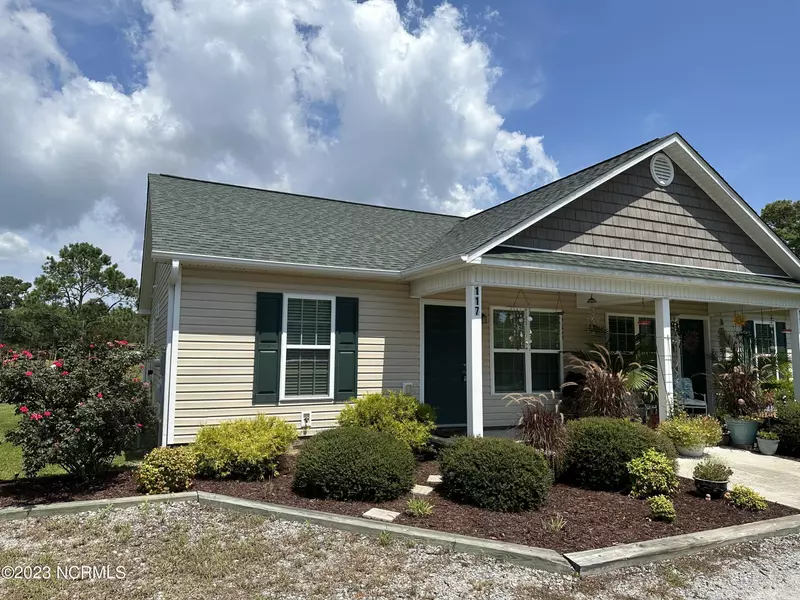 105 Oyster LN, Hubert, NC 28539