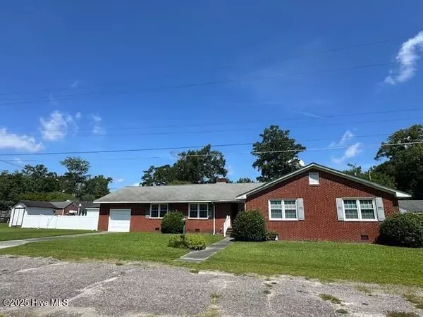 6812 Brooks ALY, Grifton, NC 28530