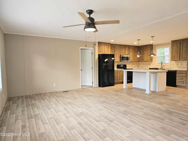 Leland, NC 28451,105 Hickory DR