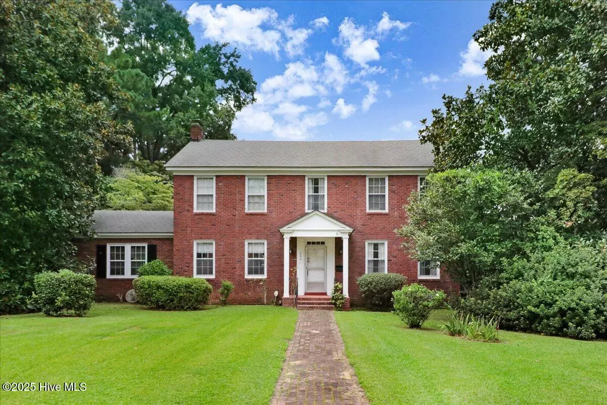 Kinston, NC 28501,206 Summit AVE