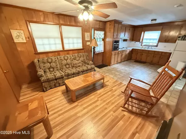 Mount Olive, NC 28365,114 Dale RD