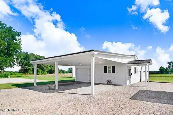 Mount Olive, NC 28365,335 Willie Best RD