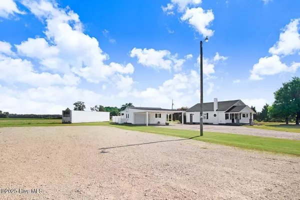 Mount Olive, NC 28365,335 Willie Best RD