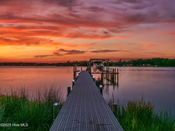 Sneads Ferry, NC 28460,811 Chadwick Shores DR