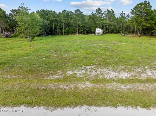 134 Merry LN, Holly Ridge, NC 28445
