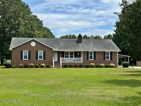 1674 Mclawhorn Farm RD, Greenville, NC 27858
