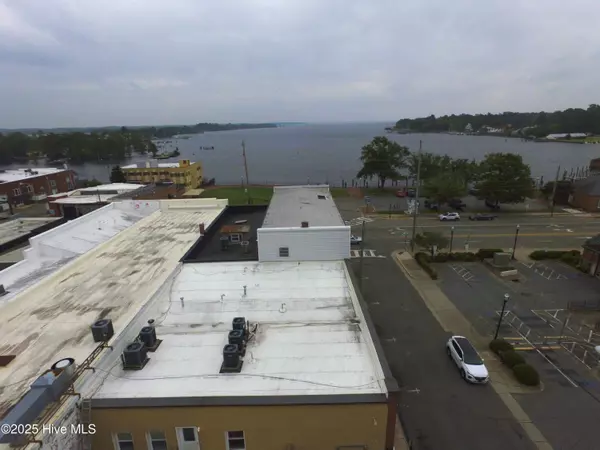 Elizabeth City, NC 27909,117 S Water ST