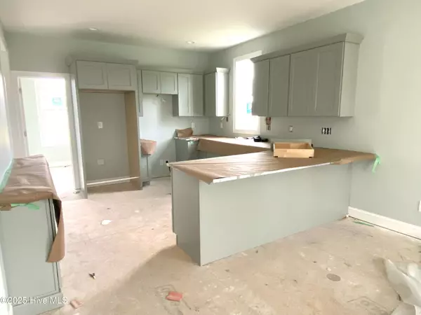 Oriental, NC 28571,4007 Tarpon DR