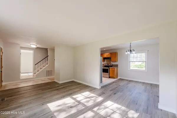 Jacksonville, NC 28540,107 Valley CT
