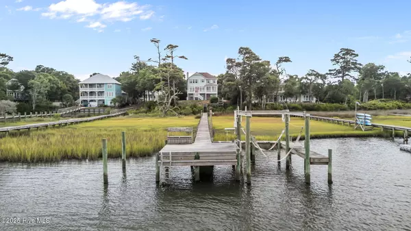 Emerald Isle, NC 28594,9920 Bluff CT