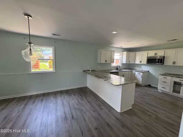 Calabash, NC 28467,1043 High Point AVE SW