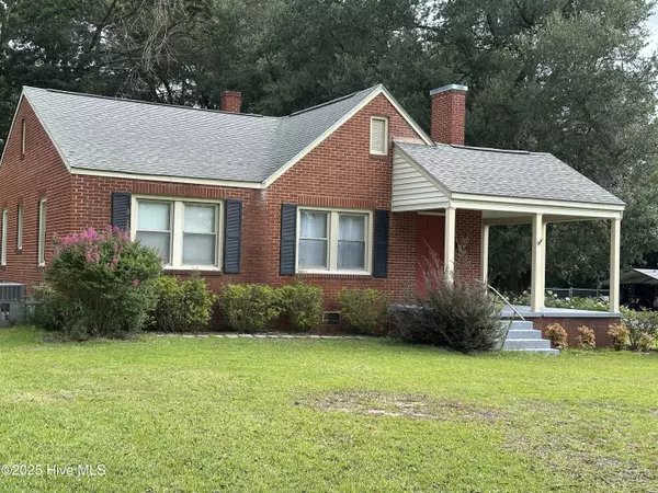 212 Richmond AVE, Hamlet, NC 28345