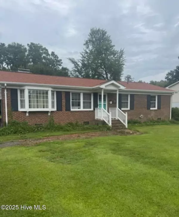 2600 N Hills DR, New Bern, NC 28562