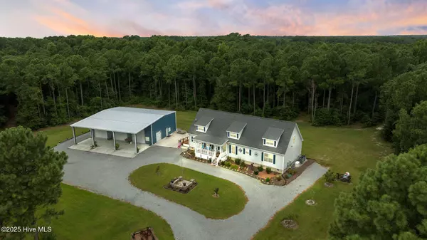 806 Mcarthur Pond RD, Mount Olive, NC 28365