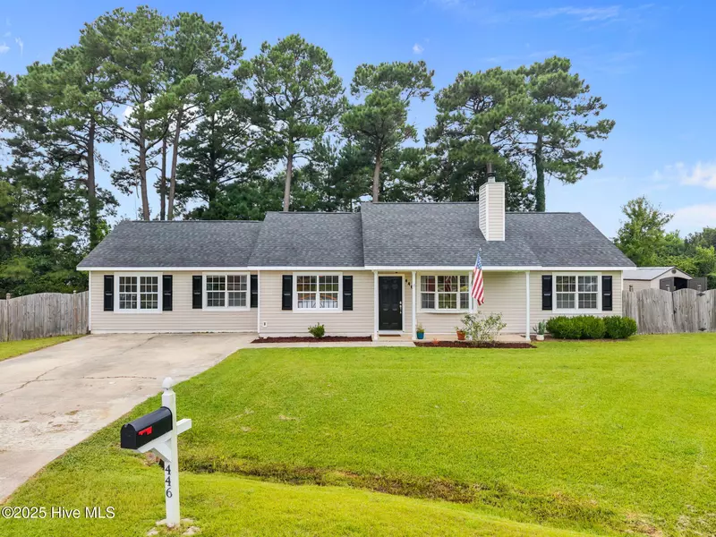 446 Dion DR, Hubert, NC 28539
