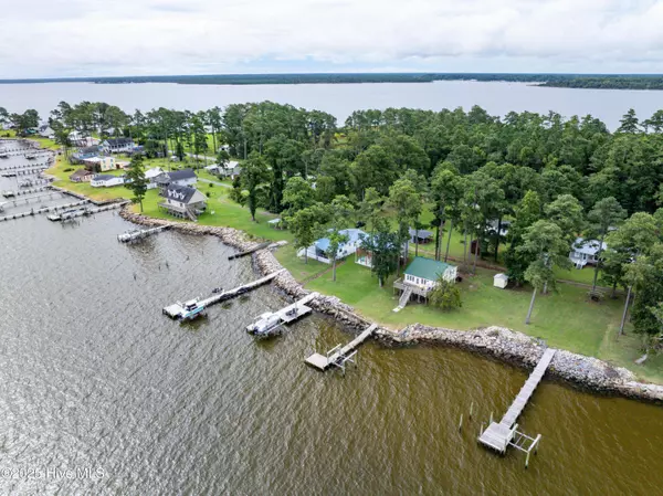 Aurora, NC 27806,201 Hickory Point DR