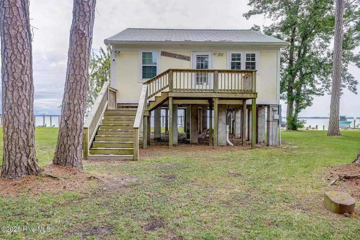 Aurora, NC 27806,201 Hickory Point DR