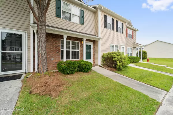 Jacksonville, NC 28546,207 Pinegrove CT
