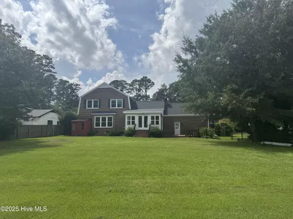 New Bern, NC 28562,236 Shoreline DR