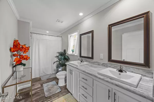 New Bern, NC 28560,1614 Colonial WAY