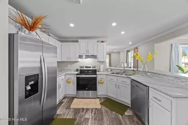 New Bern, NC 28560,1614 Colonial WAY