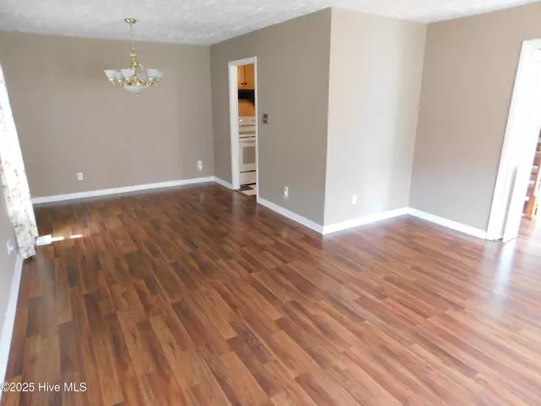 Laurinburg, NC 28352,1010 W Scotsdale RD