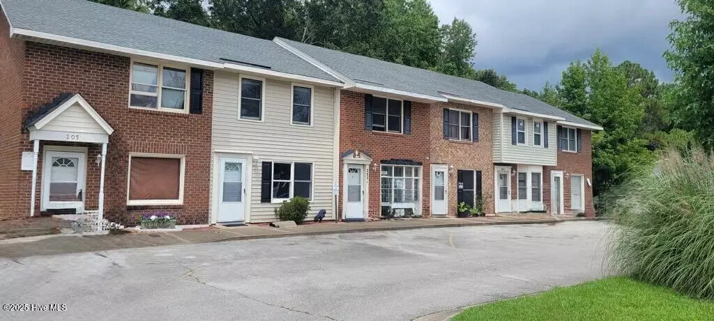 205 Shiloh DR, Greenville, NC 27834