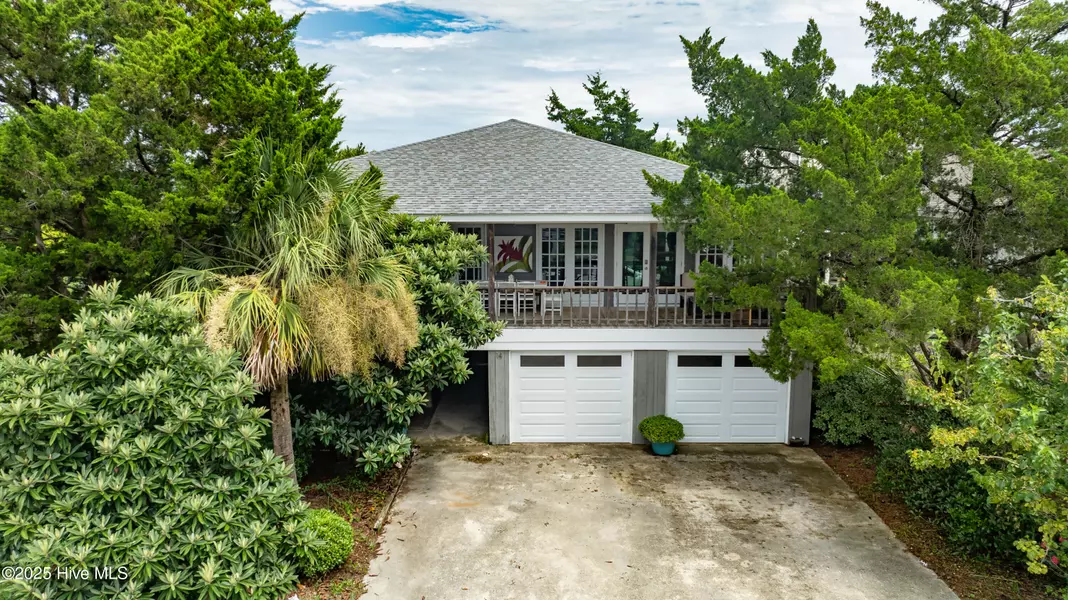 14 Palmetto DR, Wrightsville Beach, NC 28480