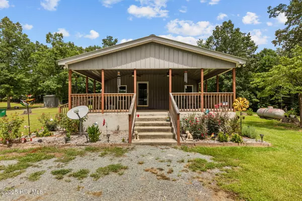 Carthage, NC 28327,323 Mccrimmon RD
