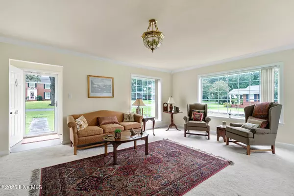 Warsaw, NC 28398,403 E Hill ST